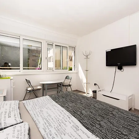 Laghanini Apartman *